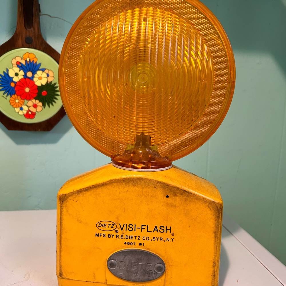 Vintage untested road work light ..Mancave,shed or garage decor